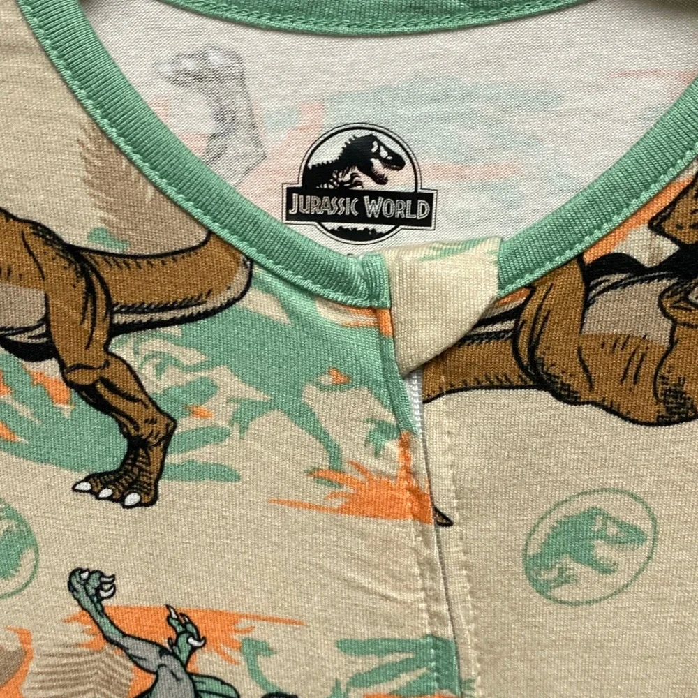Jurassic World Zip Up Sleepers Toddler ‎ Size 4T NWT